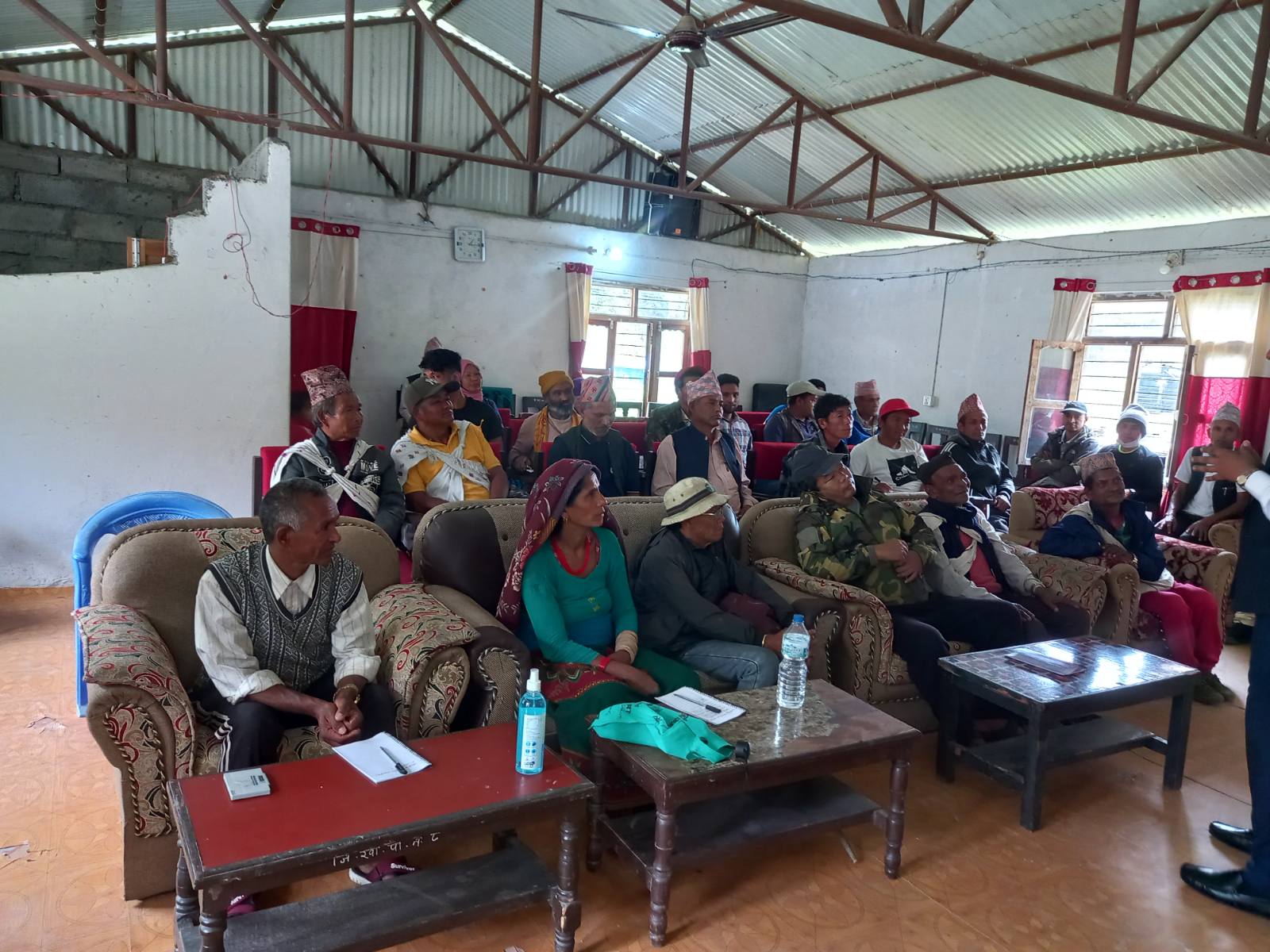 मिती २०८० साल जेठ ६ गते अन्नपूर्ण गाउँपालिकाको समन्वयमा परम्परागत स्वास्थ्यकर्मीहरुसँग जडिबुटि परिचयात्मक कार्यक्रम सम्पन्न गरियो ।