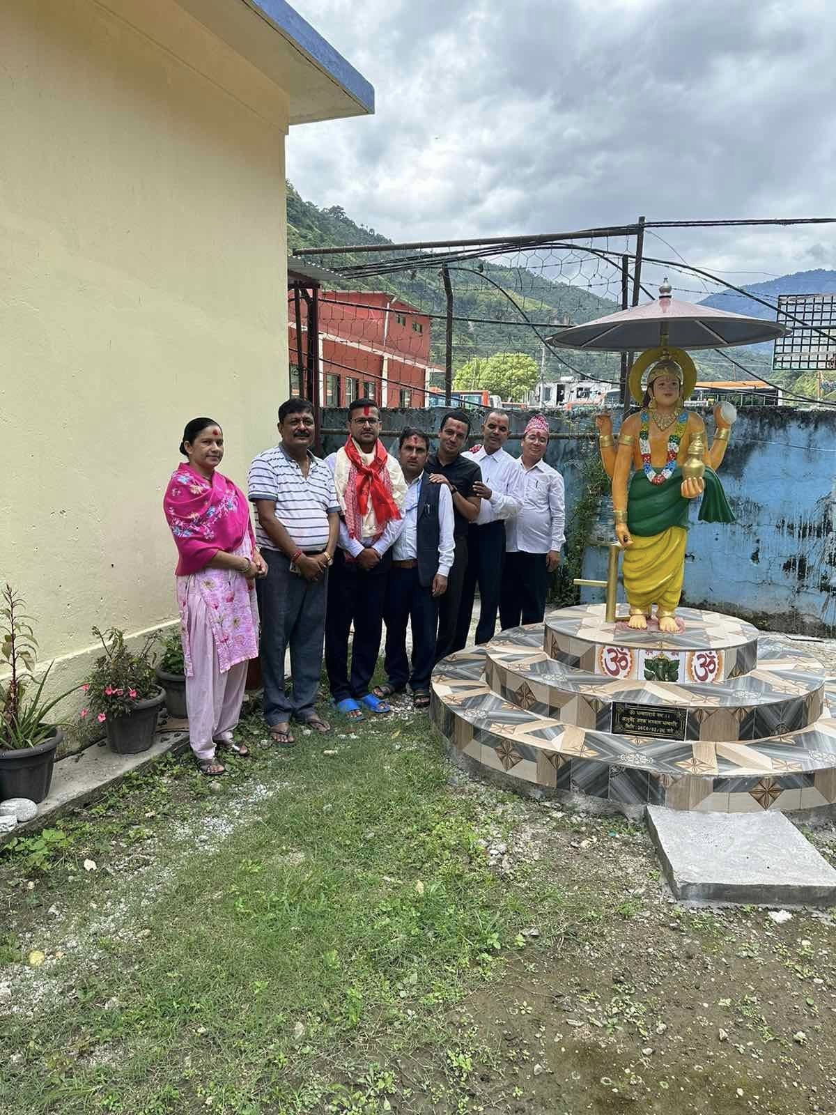 कार्यालय परिसरमा धनवन्तरी जयन्तरीको अवसरमा आयुर्वेदका प्रर्वद्धक धनवन्तरीको मुर्ति अनावरण गरिएको छ ।