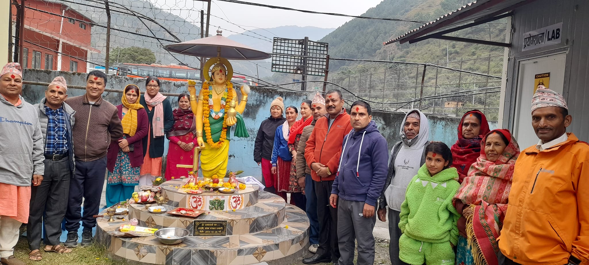 कार्यालय परिसरमा धनवन्तरी जयन्तरीको अवसरमा आयुर्वेदका प्रर्वद्धक धनवन्तरीको मुर्ति अनावरण गरिएको छ ।